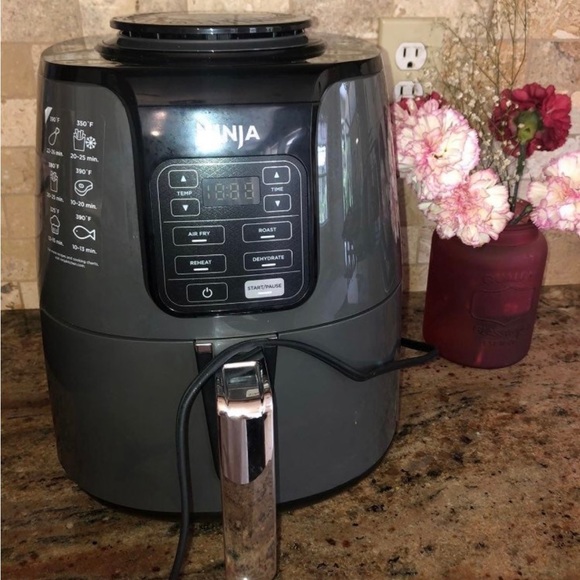 Like new NINJA air fryer
